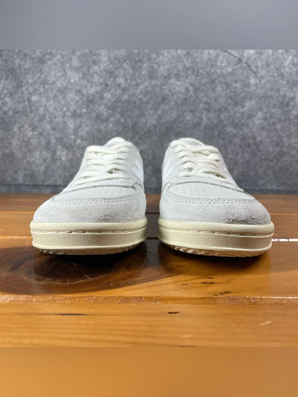 New Balance T500 Mens Size 7 / Womens 8.5 White Gray Suede Sneakers CT500PMG